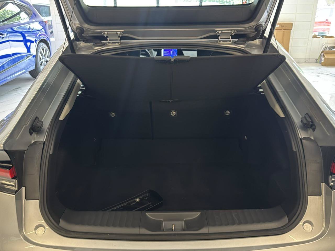 Used 2024 Toyota Prius LE FWD image 24