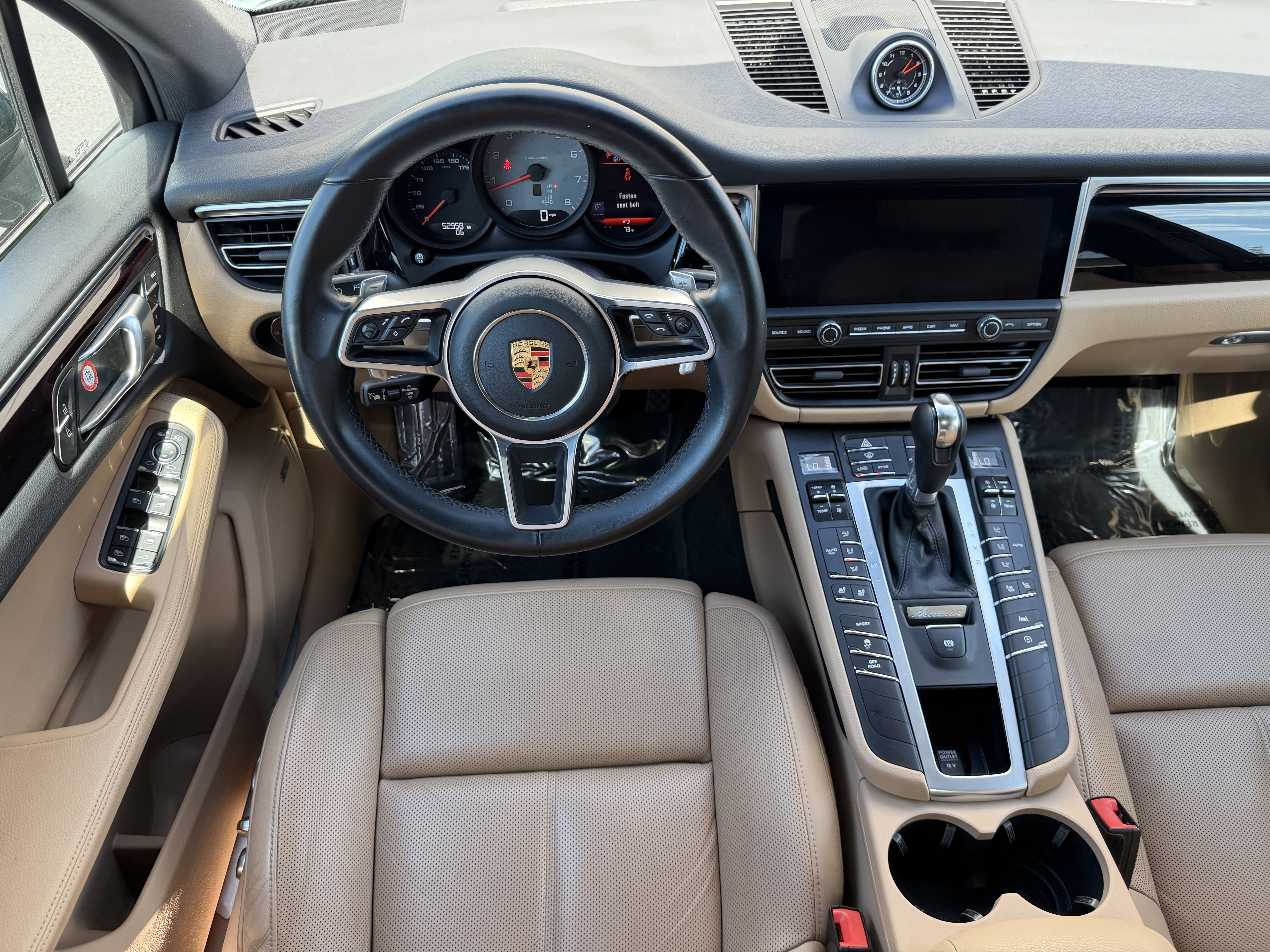 Certified 2021 Porsche Macan S image 17