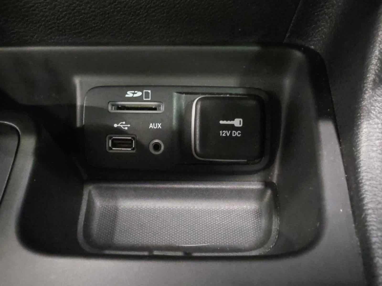 Used 2017 Jeep Cherokee Trailhawk w/ Comfort & Convenience Group AWD/4WD image 26