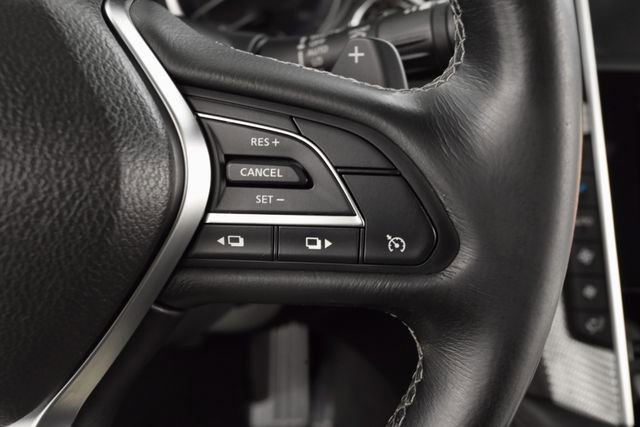 Used 2017 INFINITI Q60 Red Sport 400 image 23