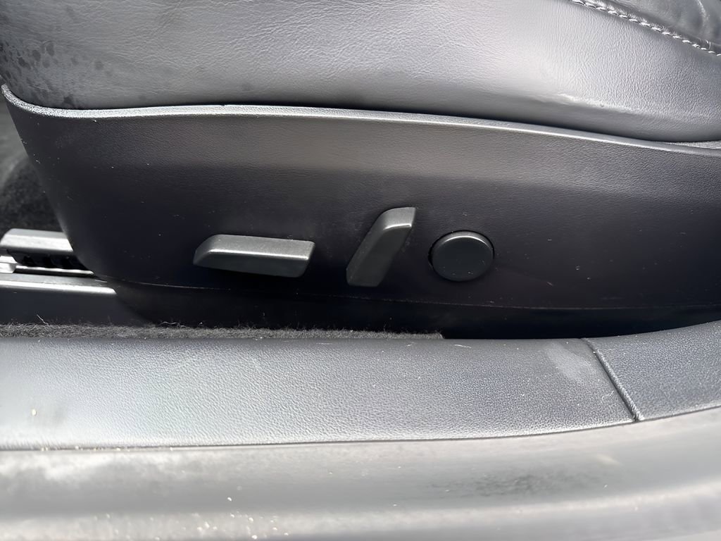 Used 2020 Tesla Model 3 Standard Range Plus image 10