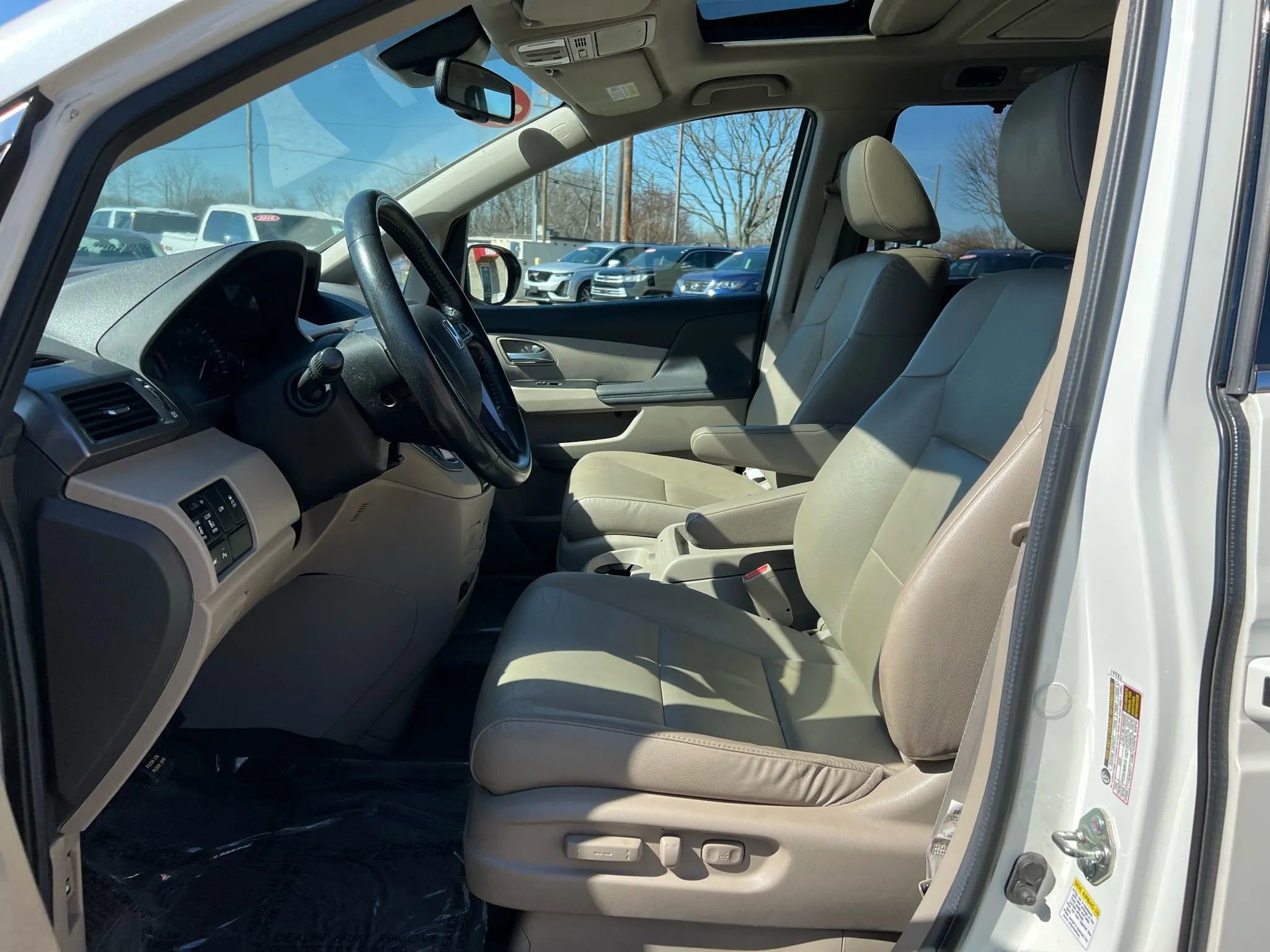 Used 2014 Honda Odyssey Touring image 18