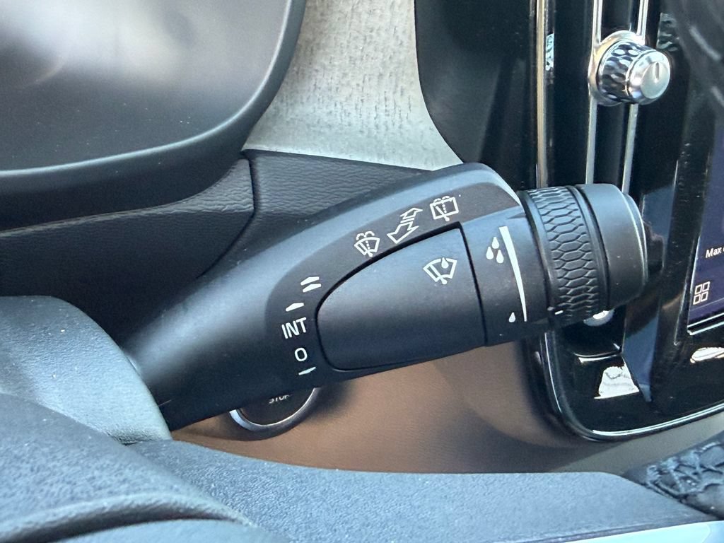 New 2026 Volvo XC40 B5 Plus w/ Climate Package AWD/4WD image 30