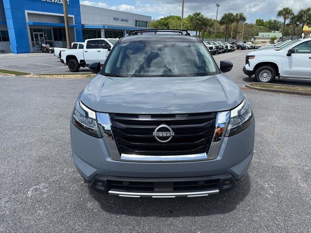Used 2023 Nissan Pathfinder SL w/ Lighting Package (N92) FWD image 8
