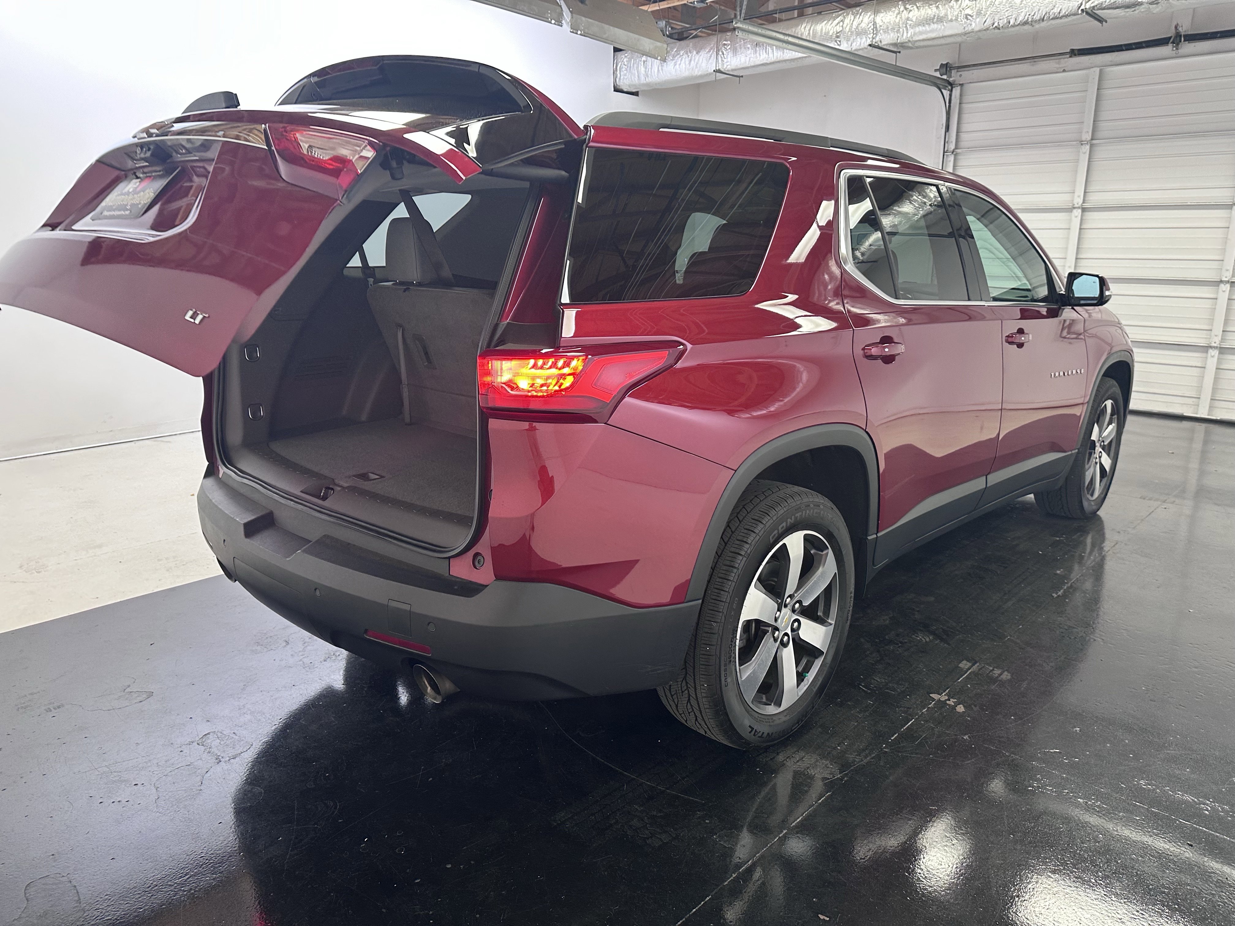 Used 2020 Chevrolet Traverse LT w/ LT Premium Package FWD image 29