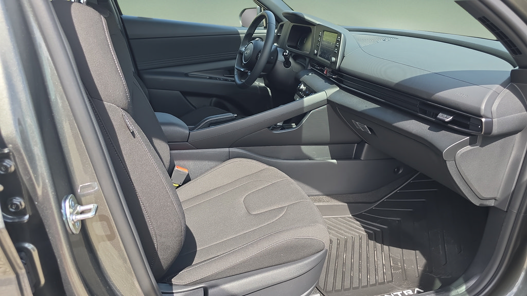 New 2026 Hyundai Elantra Sport FWD image 23