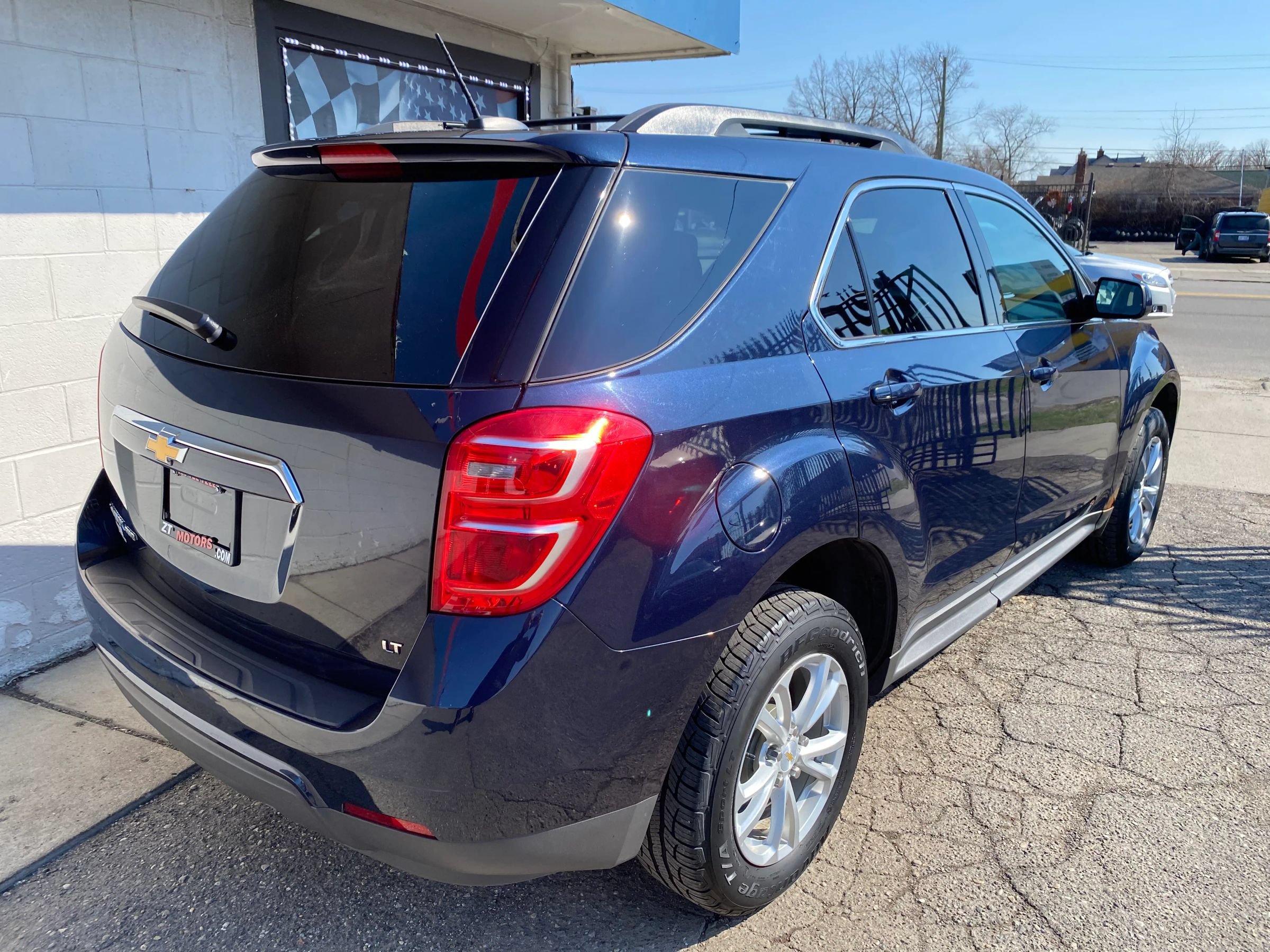 Used 2017 Chevrolet Equinox LT w/ Convenience Package AWD/4WD image 8