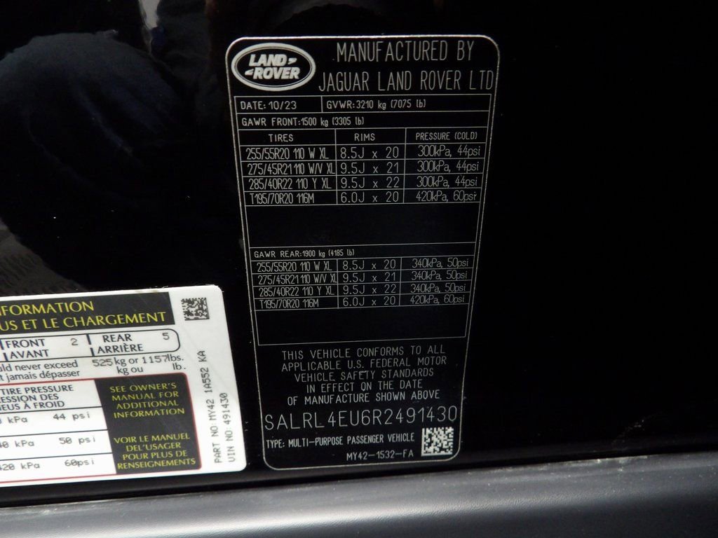 Used 2024 Land Rover Discovery Dynamic SE image 50