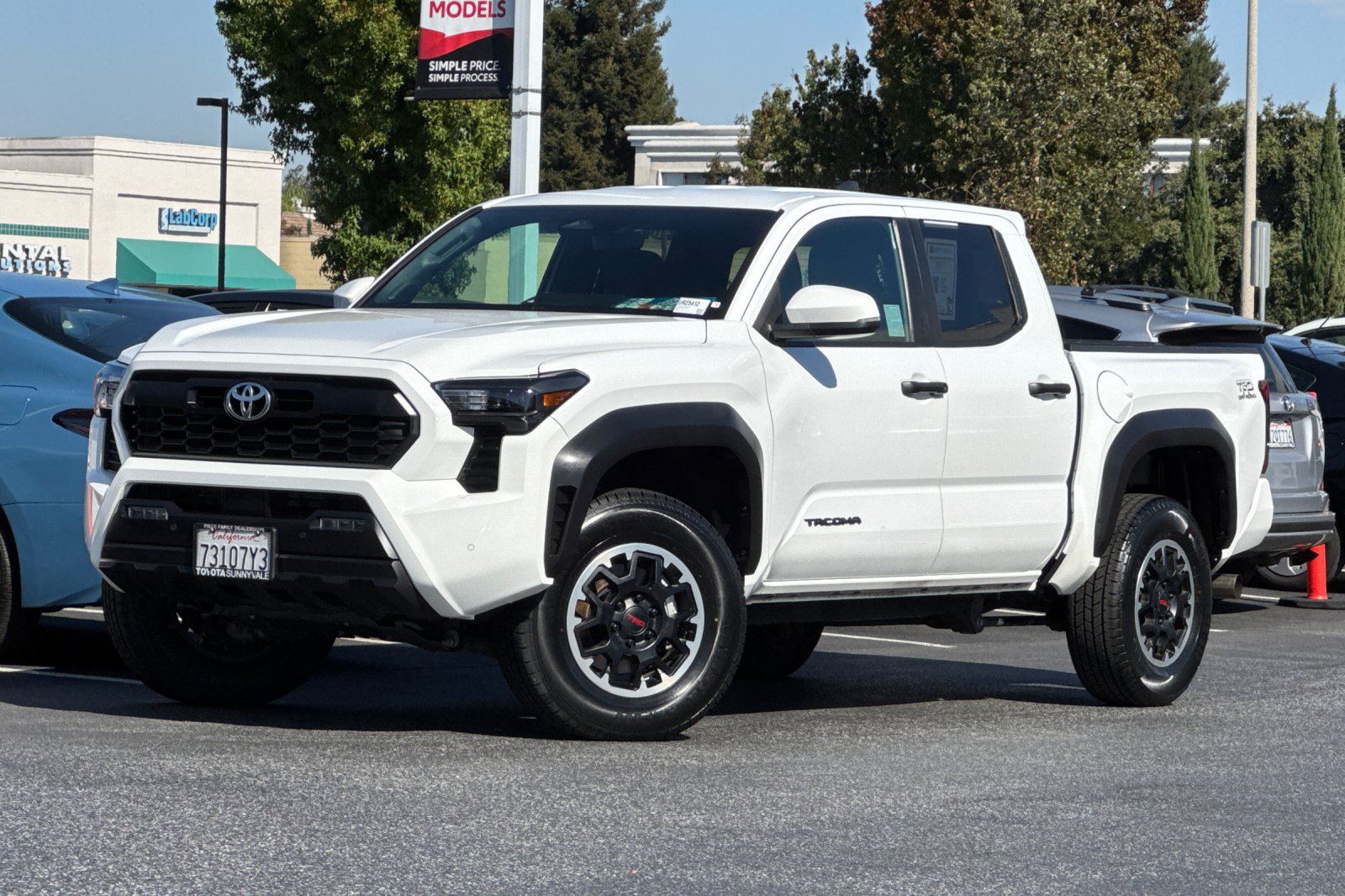 Used 2024 Toyota Tacoma TRD Off-Road w/ TRD Off Road Upgrade Package AWD/4WD image 1