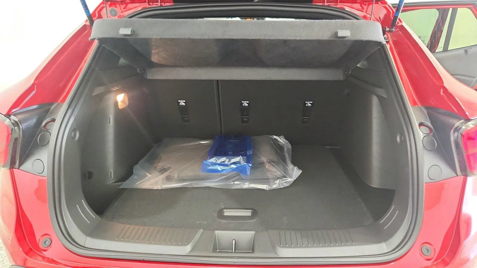 New 2026 Chevrolet Trax RS w/ Driver Confidence Package FWD image 36