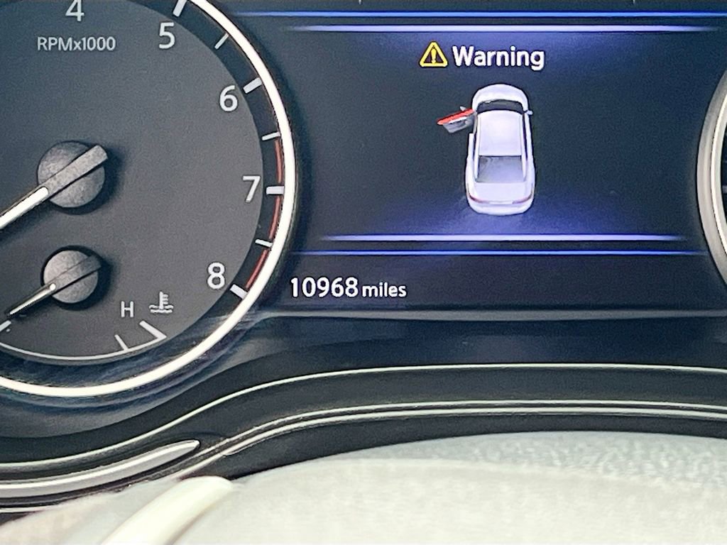 Used 2023 Nissan Maxima SR w/ Sport Mat Group image 12