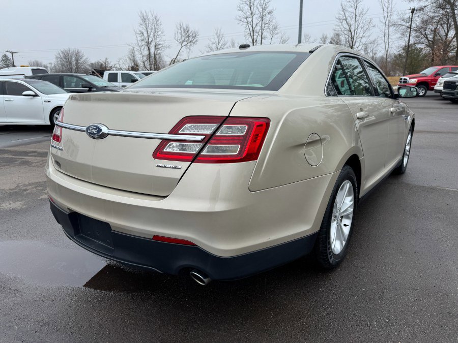 Used 2017 Ford Taurus SE image 5