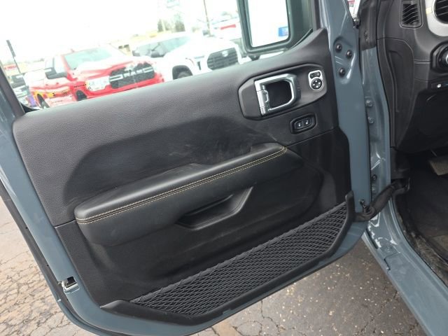 Used 2025 Jeep Wrangler Unlimited Sahara w/ Safety Group image 11