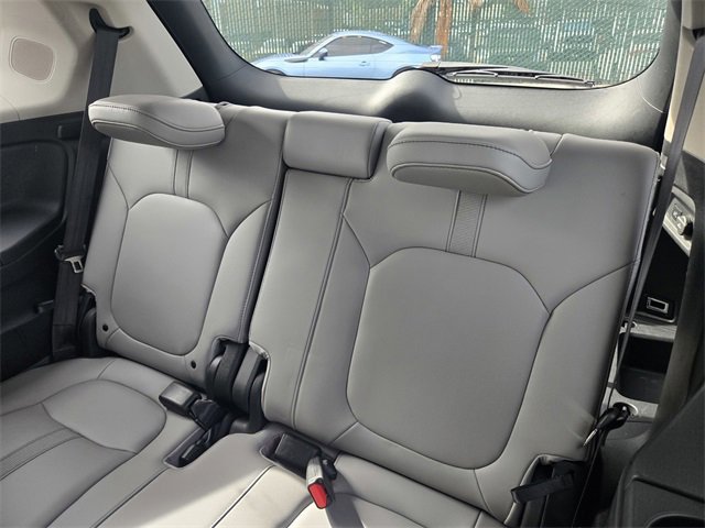 Used 2023 Honda Pilot Touring image 13