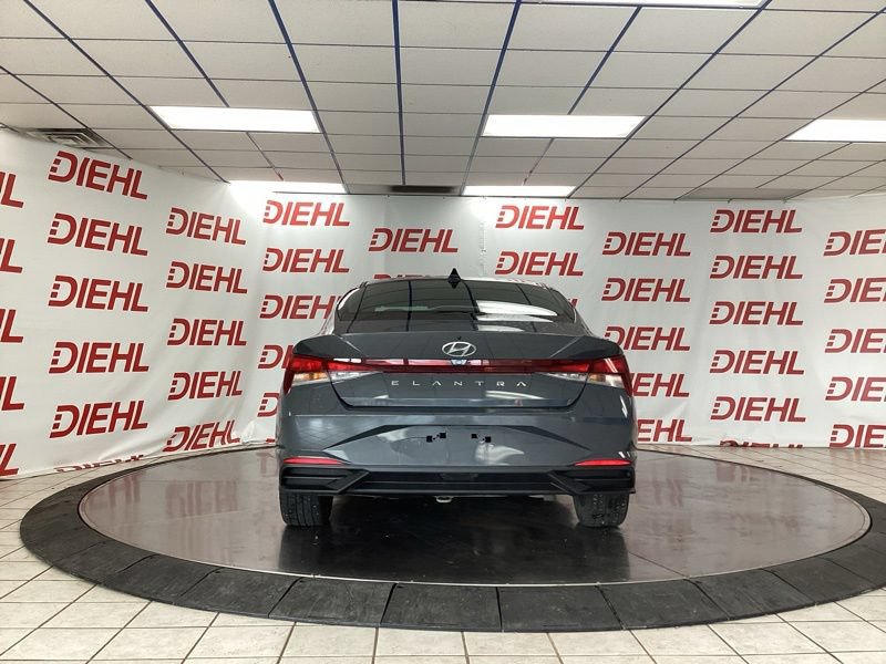 Used 2023 Hyundai Elantra SEL w/ Convenience Package FWD image 6