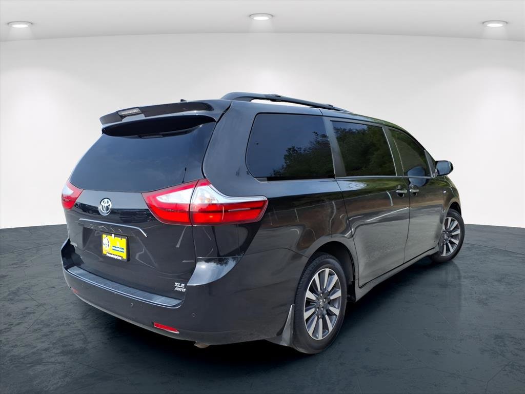 Used 2019 Toyota Sienna XLE image 23