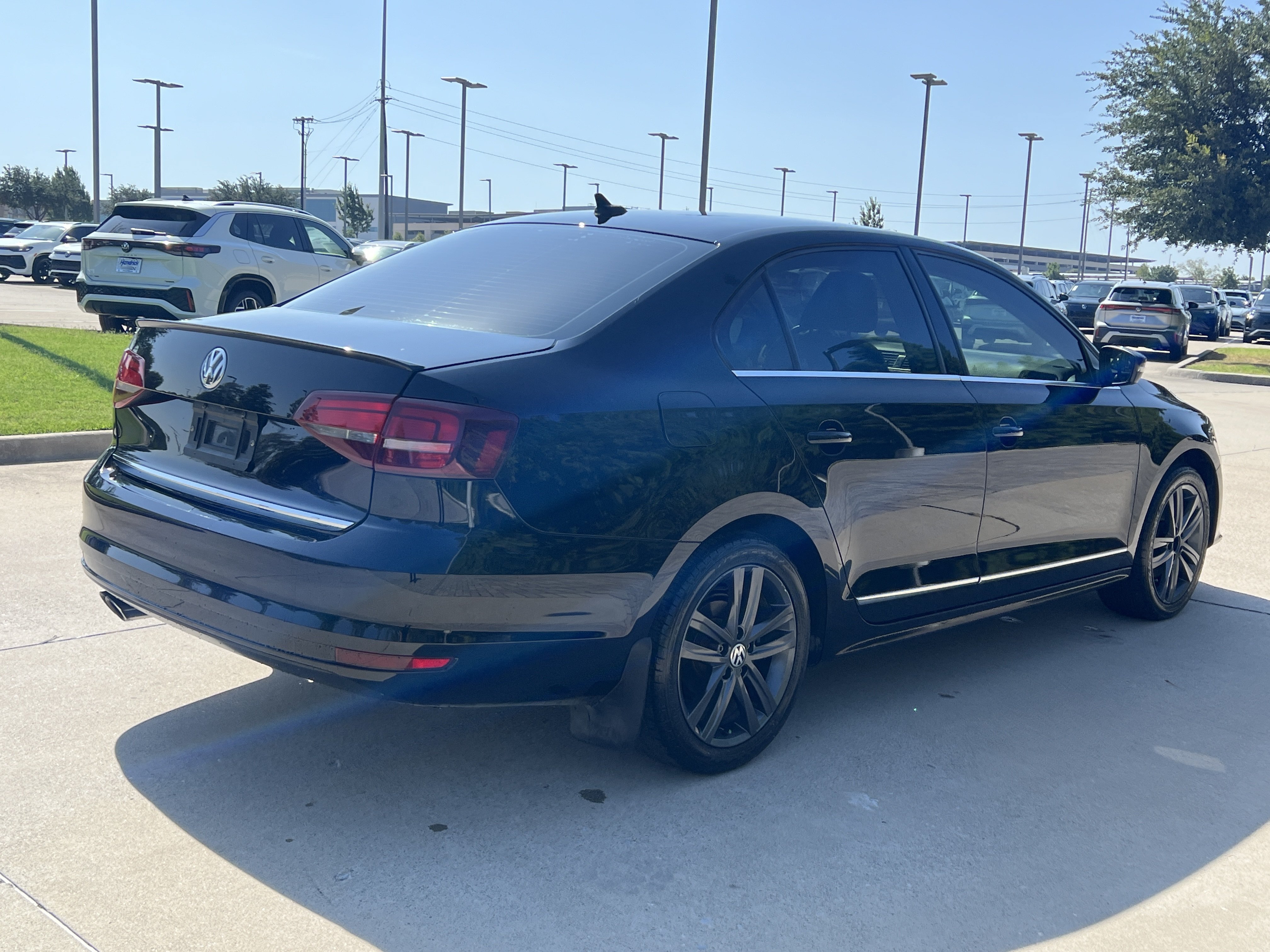Used 2018 Volkswagen Jetta SEL FWD image 9