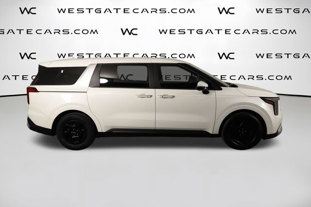 Used 2025 Kia Carnival FWD image 46