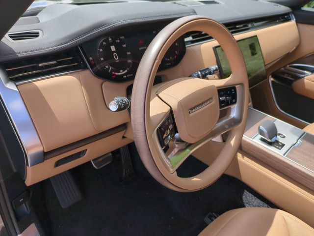 New 2026 Land Rover Range Rover Long Wheelbase SE AWD/4WD image 7