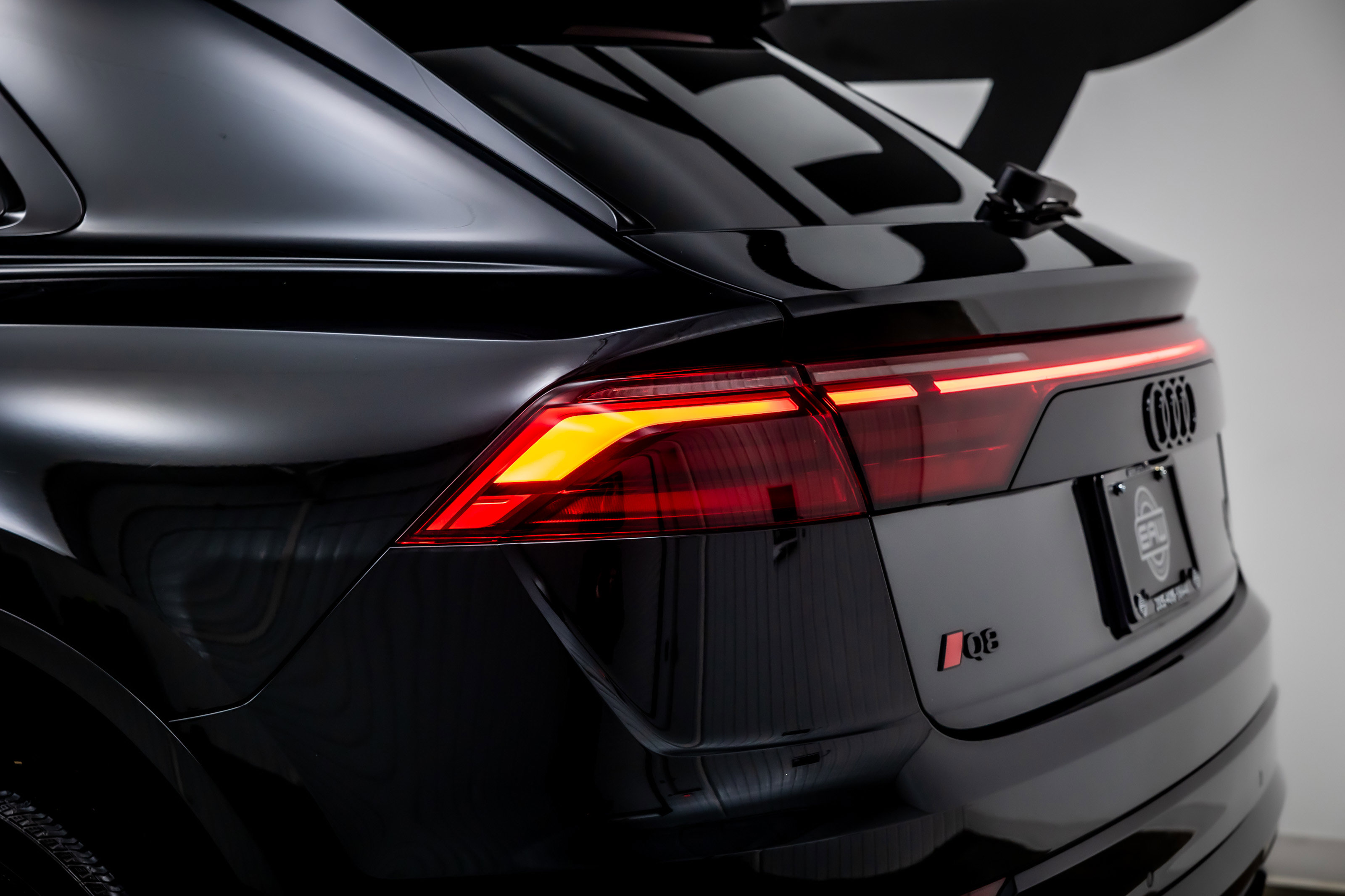 Used 2025 Audi Q8 Prestige image 12