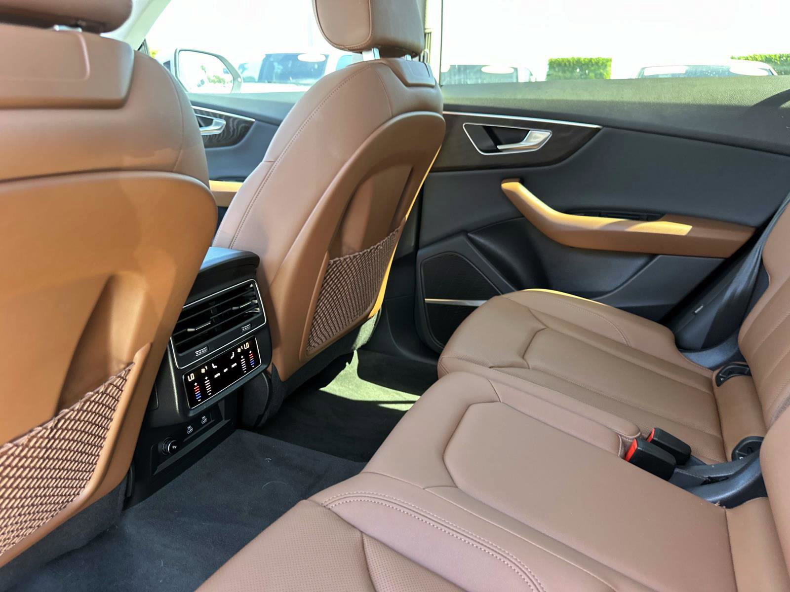 Used 2022 Audi Q8 Premium Plus image 16