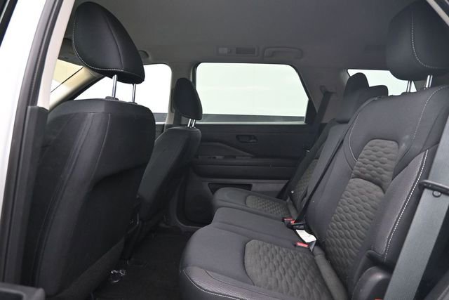 Used 2023 Nissan Pathfinder S FWD image 11