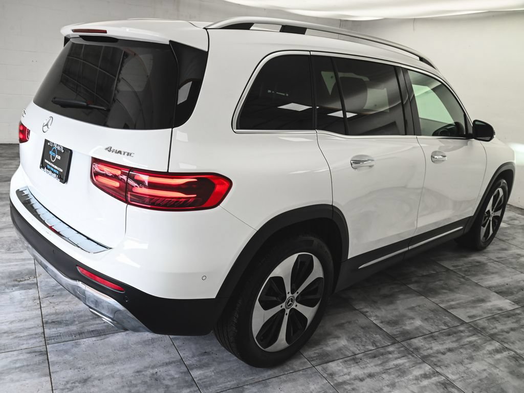 Used 2025 Mercedes-Benz GLB 250 4MATIC image 4