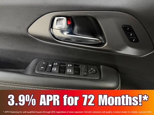 New 2026 Chrysler Pacifica Select FWD image 17