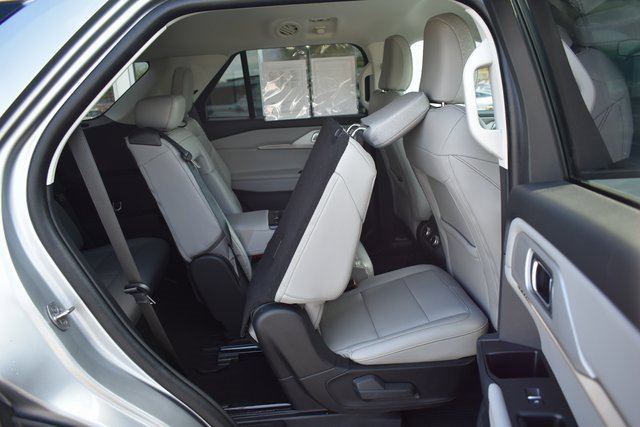 Used 2025 Ford Explorer Active w/ Active Comfort Package image 43