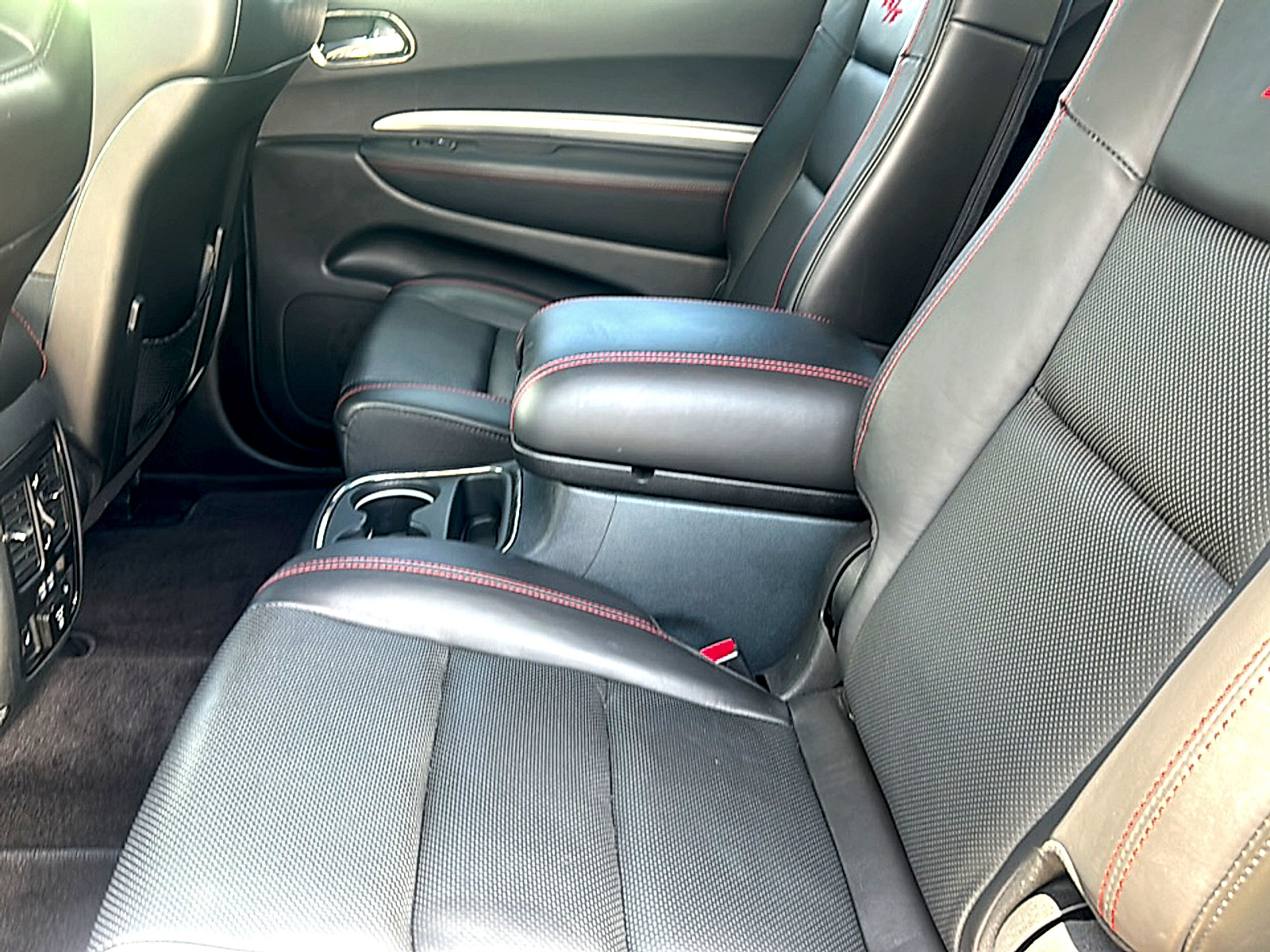 Used 2018 Dodge Durango R/T w/ Blacktop Package RWD image 19