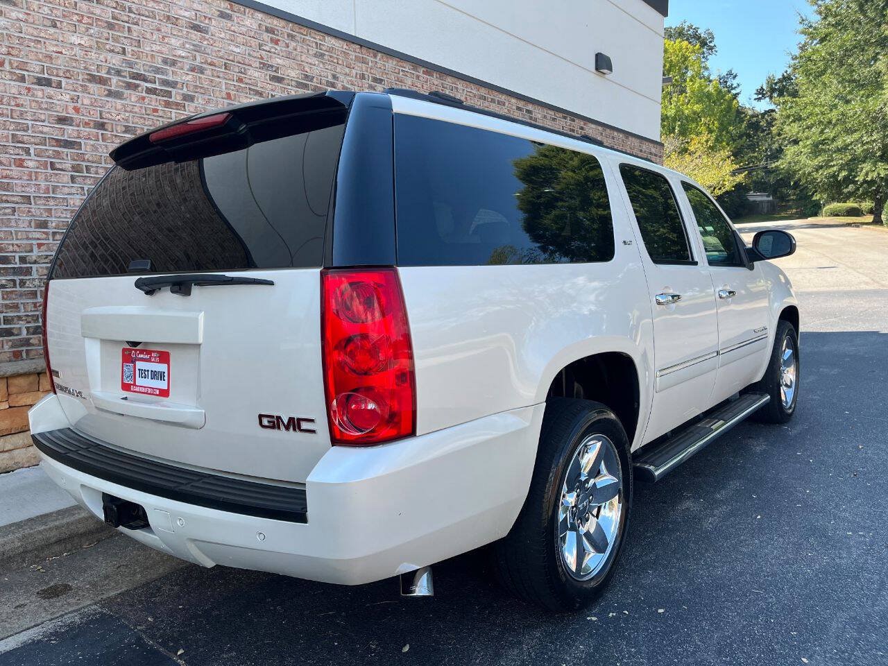 Used 2012 GMC Yukon XL SLT RWD image 5