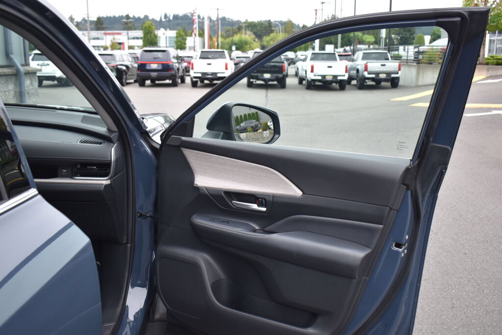 Certified 2024 Toyota Grand Highlander AWD image 24