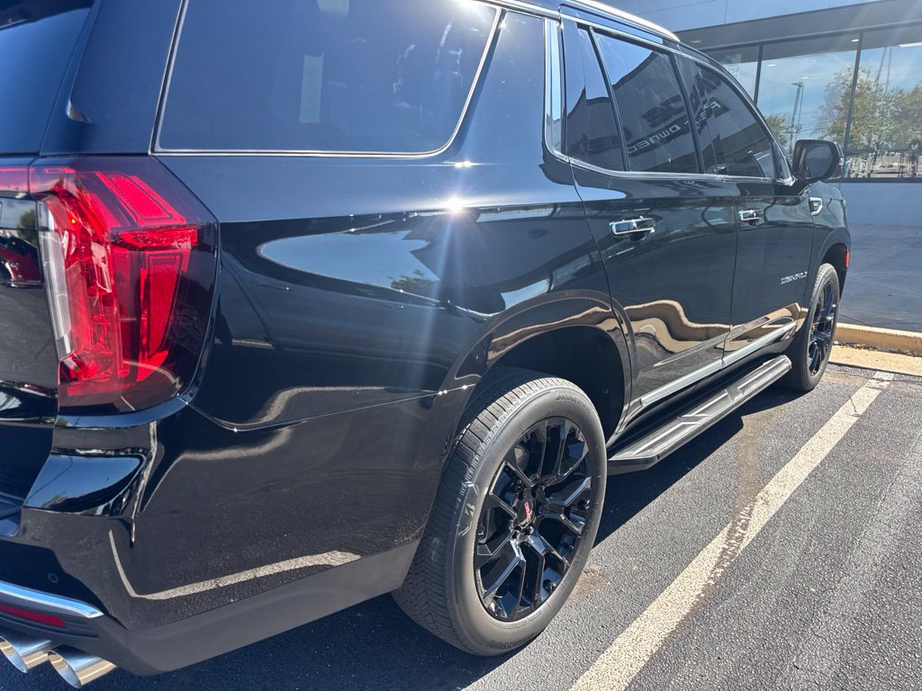 Used 2023 GMC Yukon Denali AWD/4WD image 5