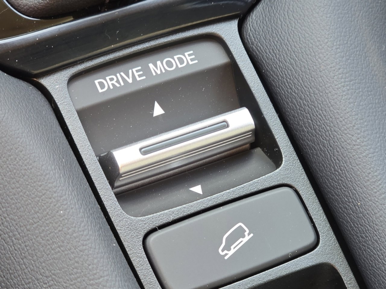 New 2026 Honda HR-V LX image 8