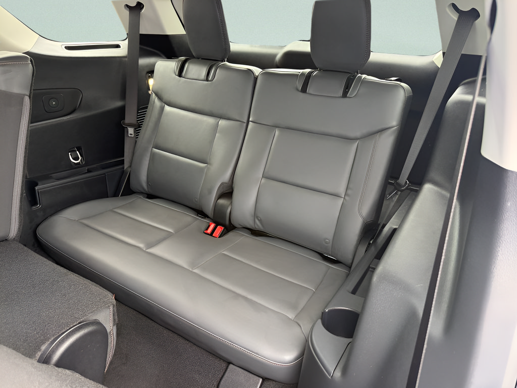 Used 2026 Ford Explorer Active w/ Active Comfort Package AWD/4WD image 8