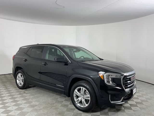 Used 2024 GMC Terrain SLE AWD/4WD image 3
