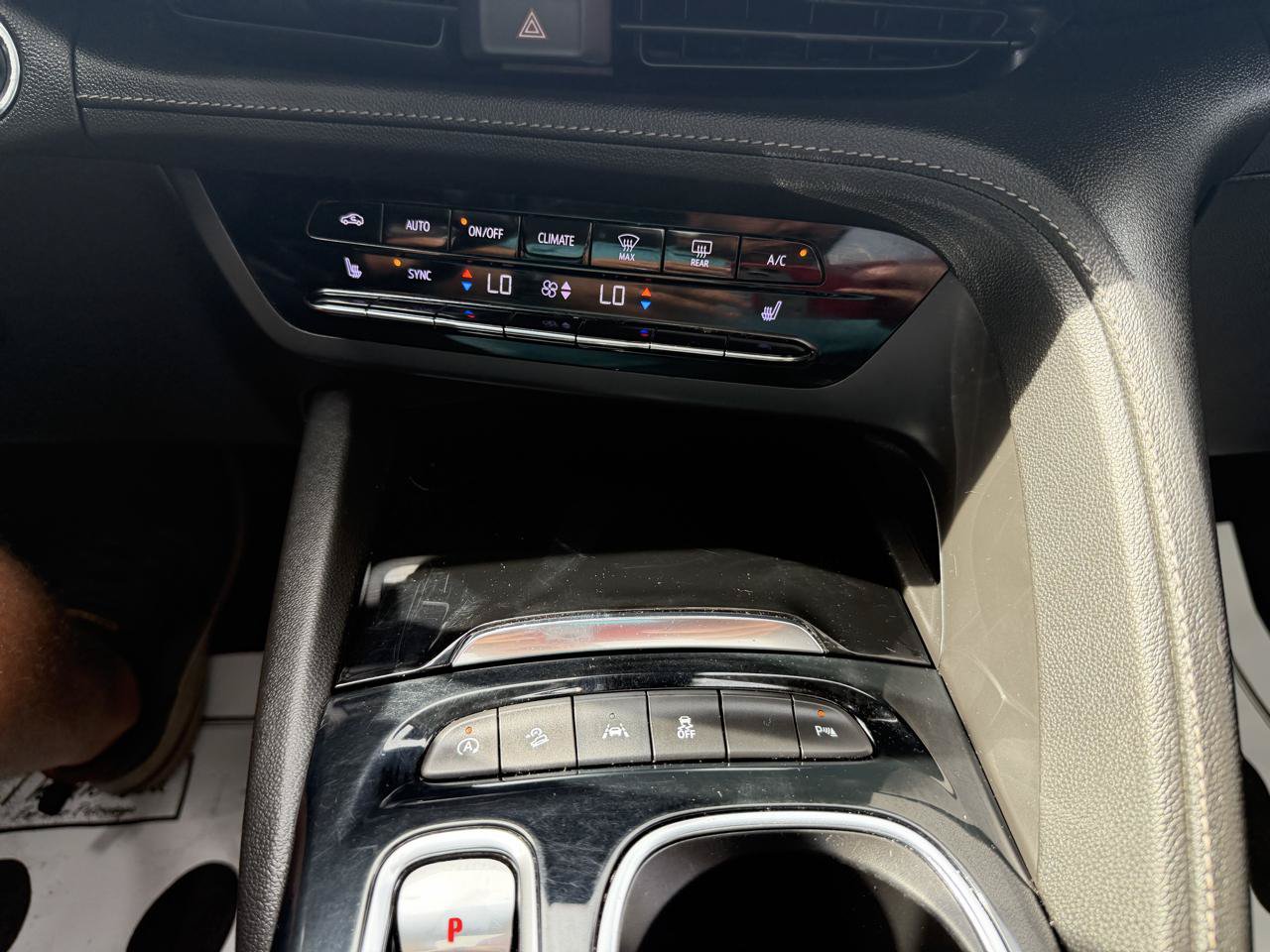 Used 2021 Buick Envision Essence AWD/4WD image 16