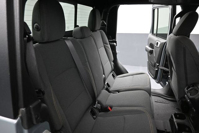Used 2024 Jeep Gladiator Sport AWD/4WD image 20