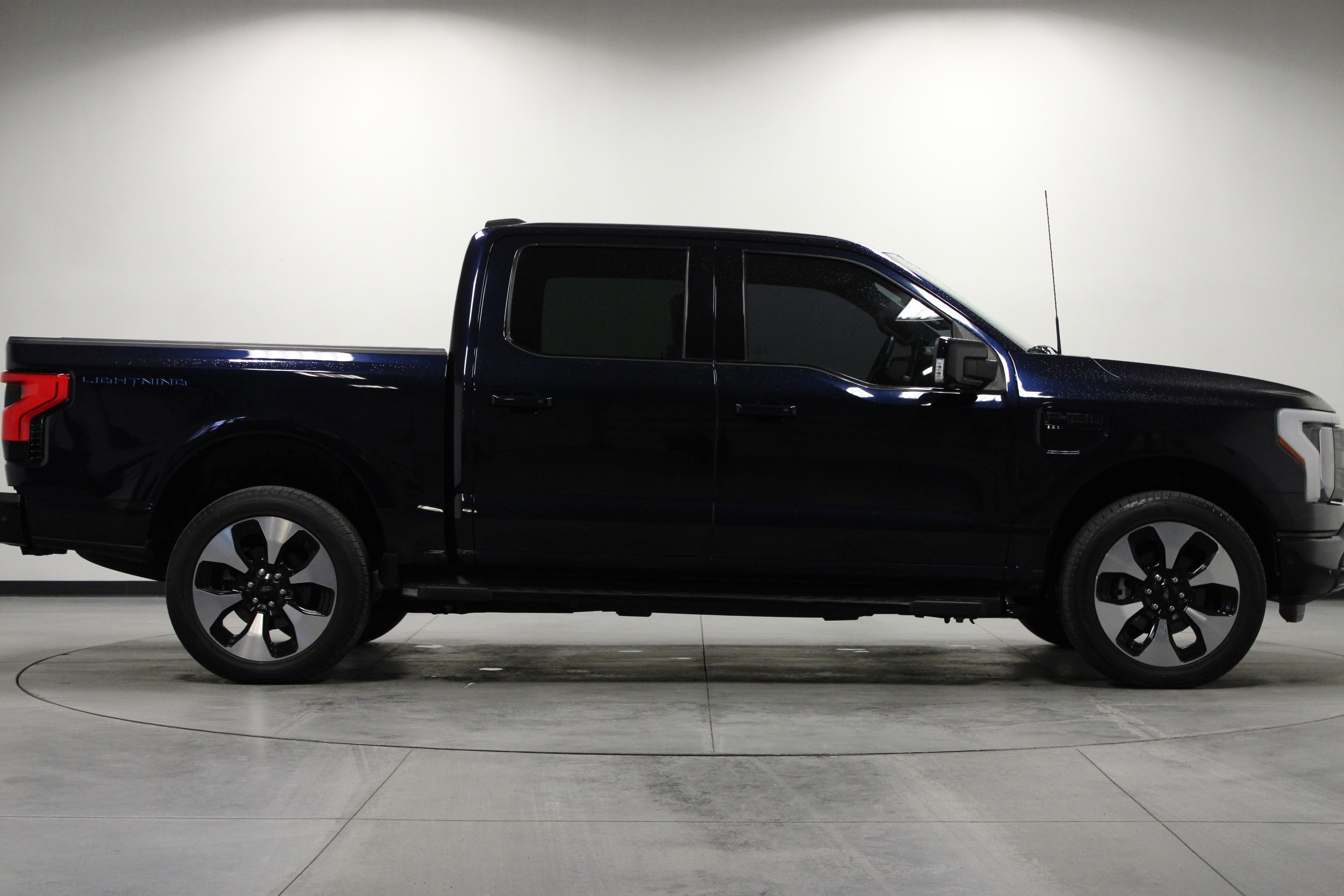 Used 2022 Ford F150 Lightning Platinum image 3