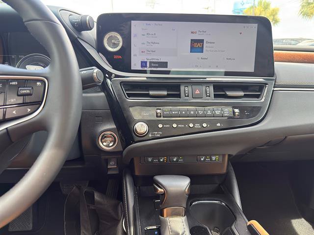 Certified 2025 Lexus ES 300h w/ Premium Package FWD image 15
