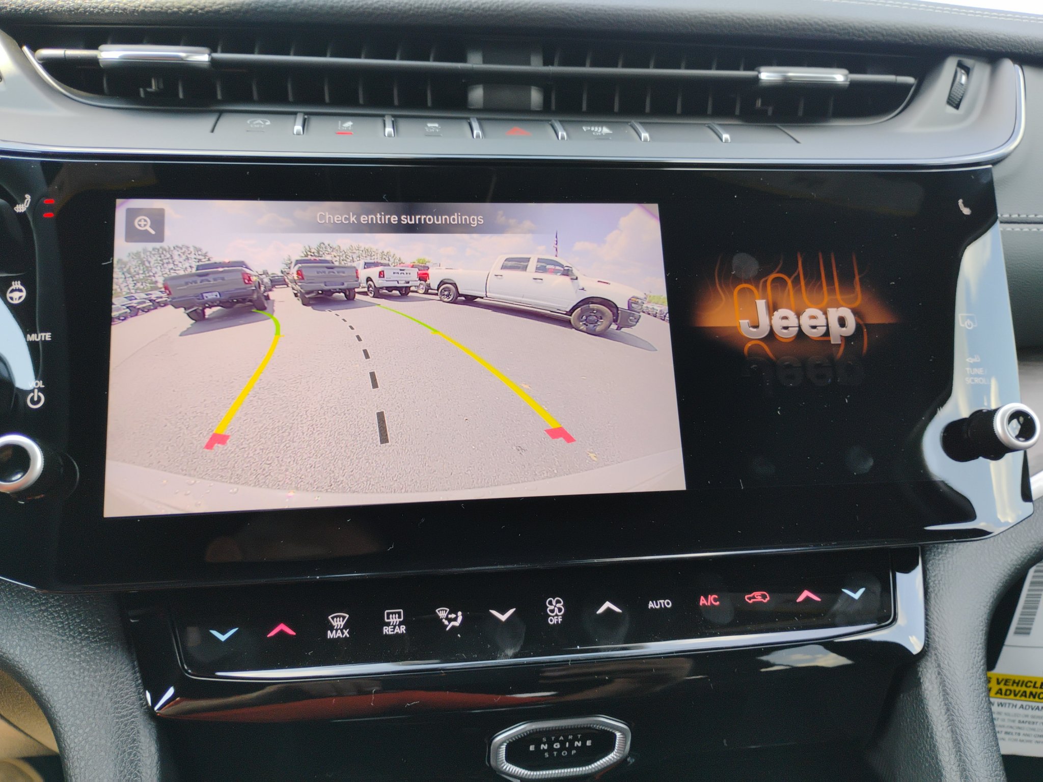 New 2027 Jeep Grand Cherokee Altitude AWD/4WD image 33
