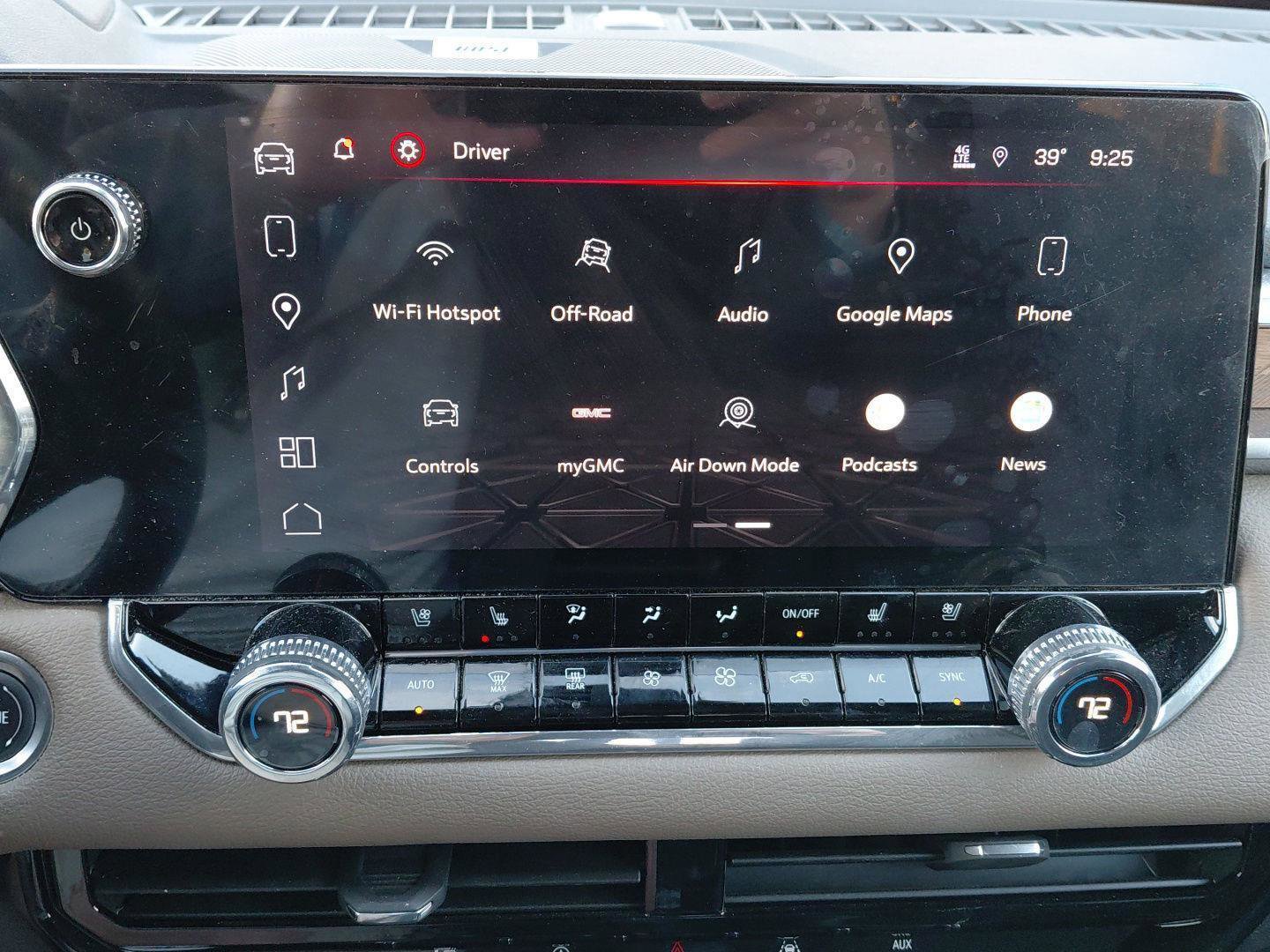 Used 2024 GMC Canyon Denali image 39