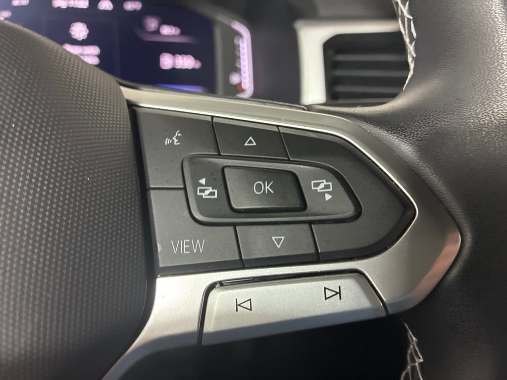 Used 2022 Volkswagen Atlas Cross Sport SE image 11