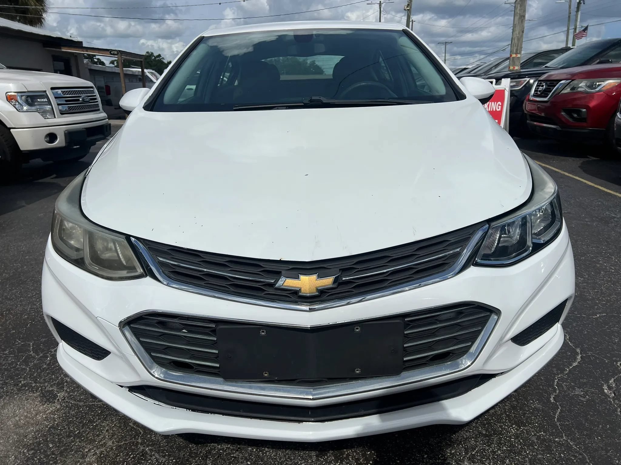 Used 2018 Chevrolet Cruze LT w/ Convenience Package FWD image 3