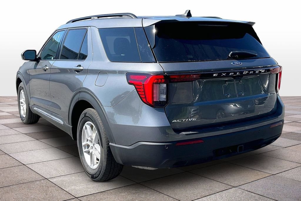Certified 2025 Ford Explorer Active RWD image 2
