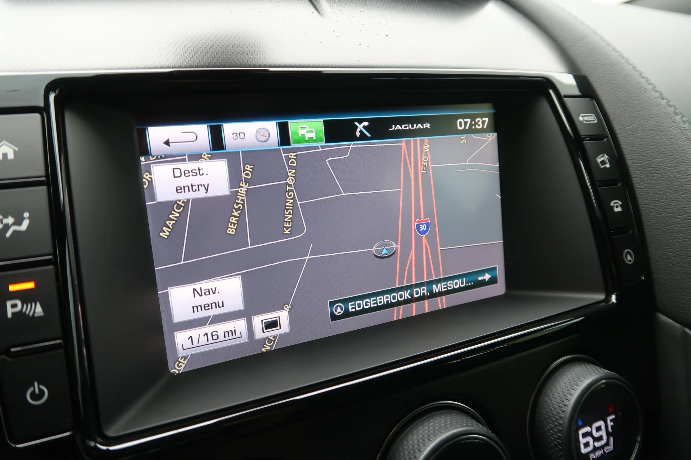 Used 2016 Jaguar F-TYPE S image 33