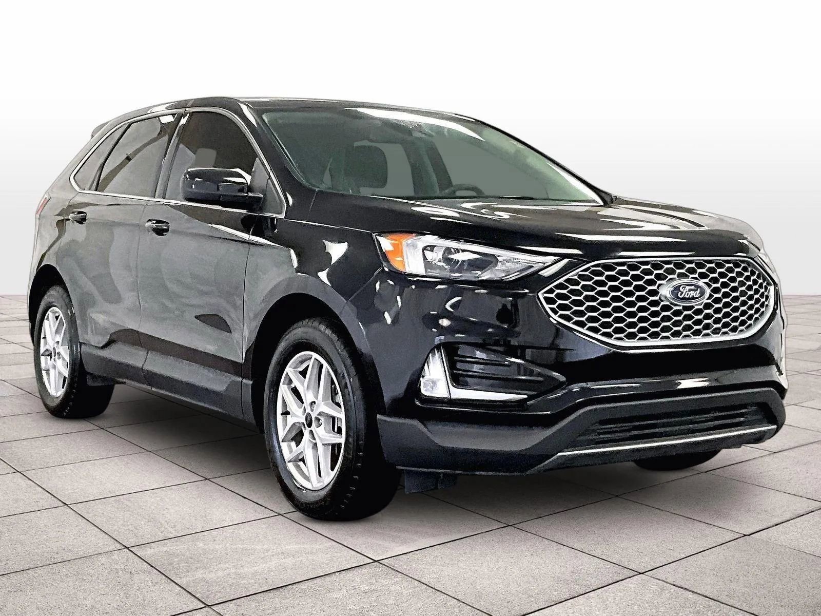 Certified 2023 Ford Edge SEL w/ Convenience Package image 2