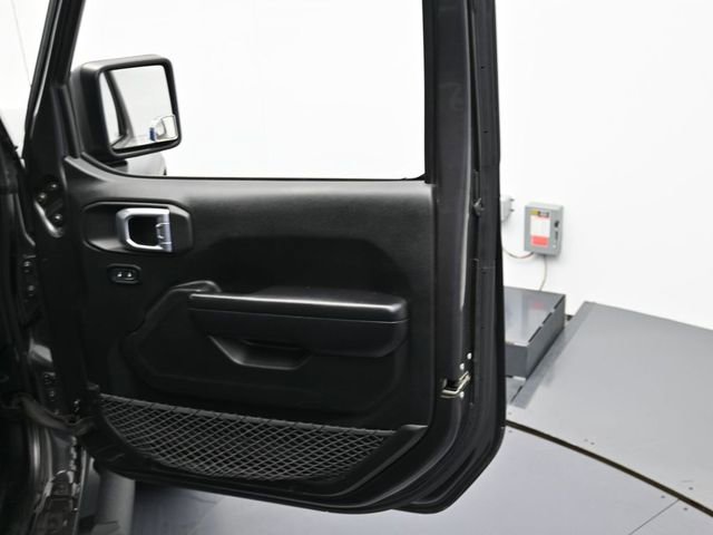 Used 2021 Jeep Gladiator Mojave w/ Trailer Tow Package image 30