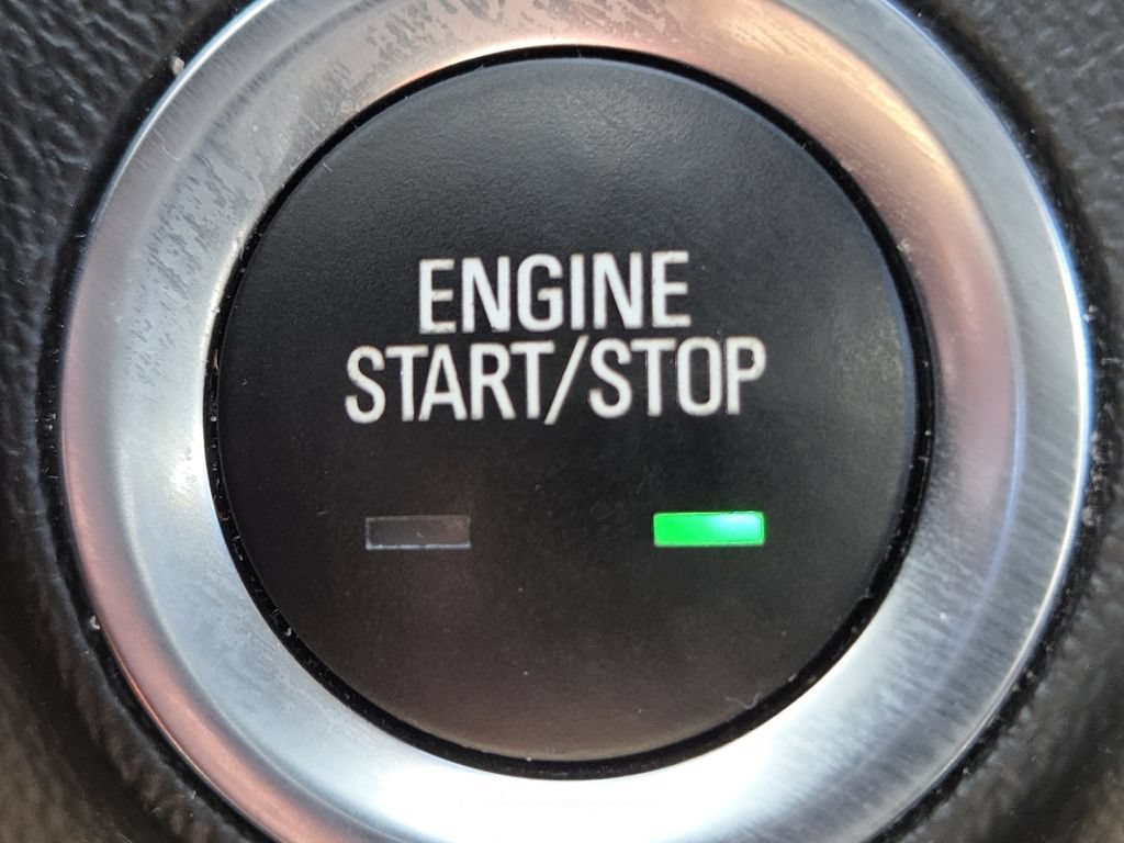 Used 2023 GMC Terrain SLT AWD/4WD image 32