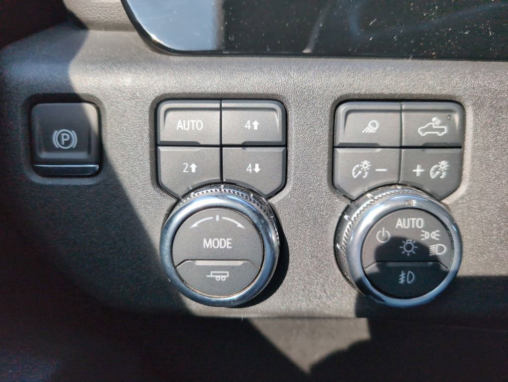 Used 2025 GMC Sierra 2500 SLE w/ SLE Value Package; image 16